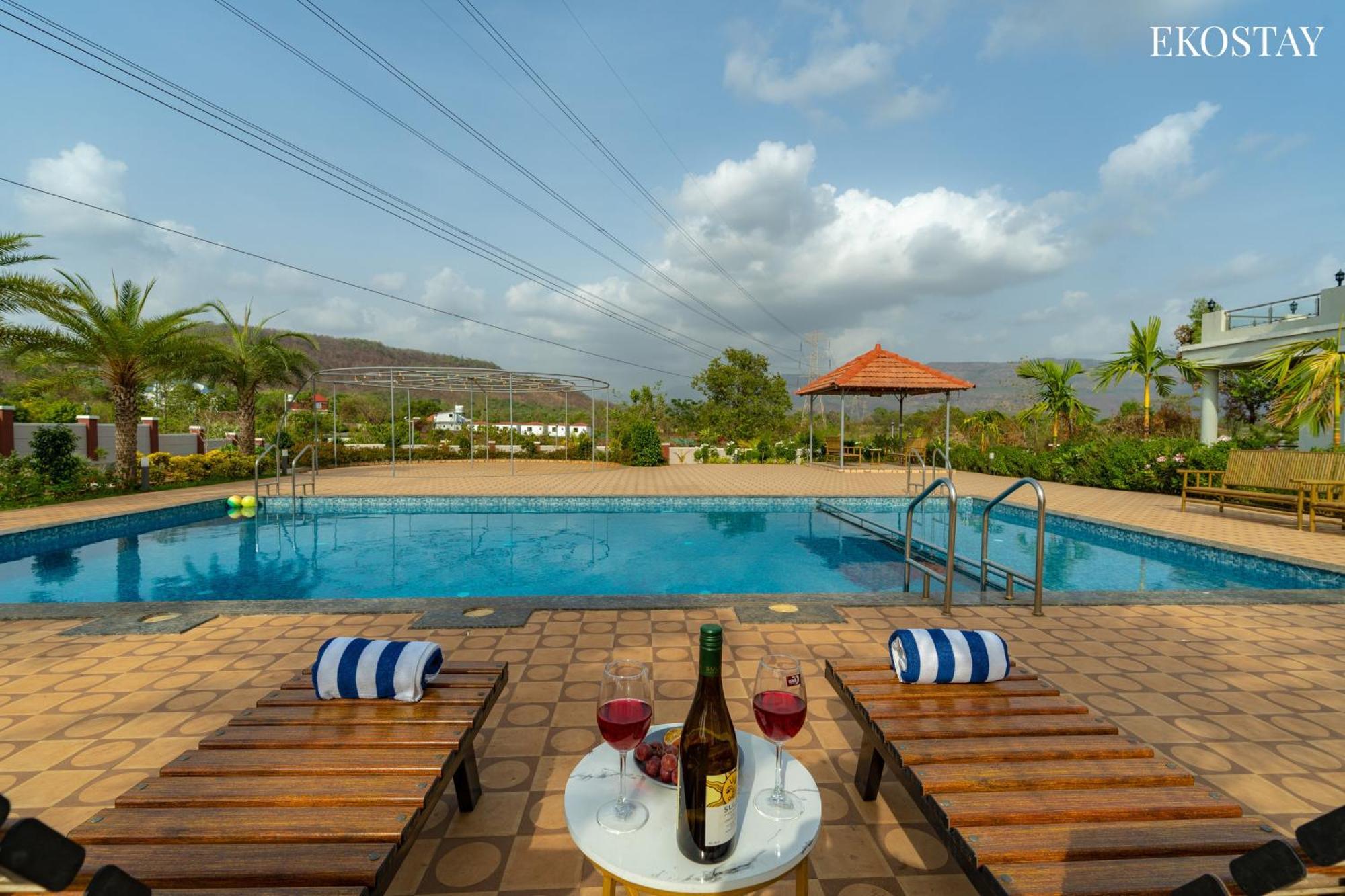 Ekostay Gold Palm Estate I Cricket Turf I Rain Dance I 2 Acre Property Karjat Exterior photo