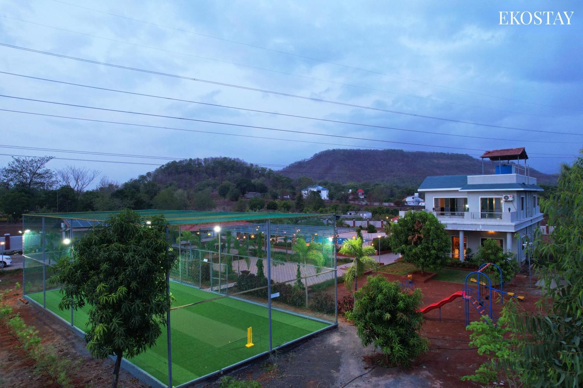Ekostay Gold Palm Estate I Cricket Turf I Rain Dance I 2 Acre Property Karjat Exterior photo